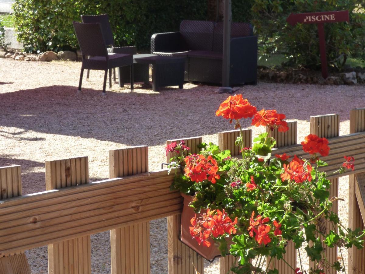 Le Chalet De La Foret Hotel 3 Etoiles Et Restaurant Vierzon Ngoại thất bức ảnh