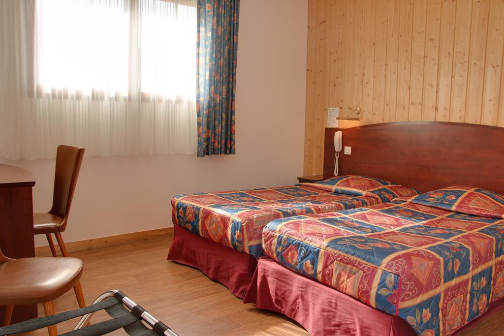Le Chalet De La Foret Hotel 3 Etoiles Et Restaurant Vierzon Phòng bức ảnh