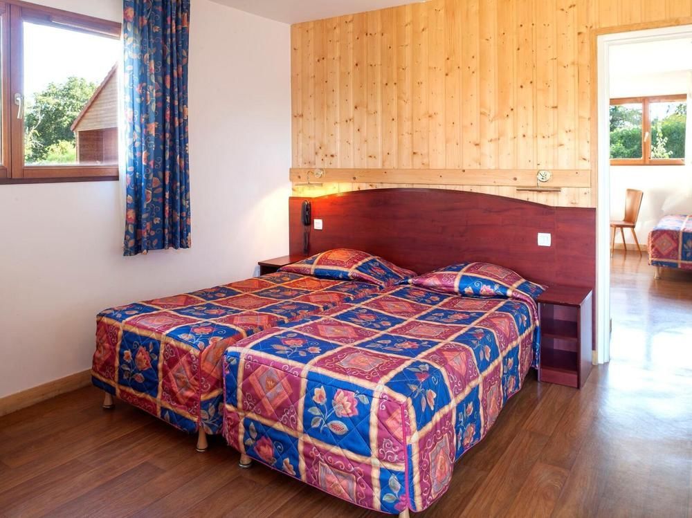 Le Chalet De La Foret Hotel 3 Etoiles Et Restaurant Vierzon Ngoại thất bức ảnh