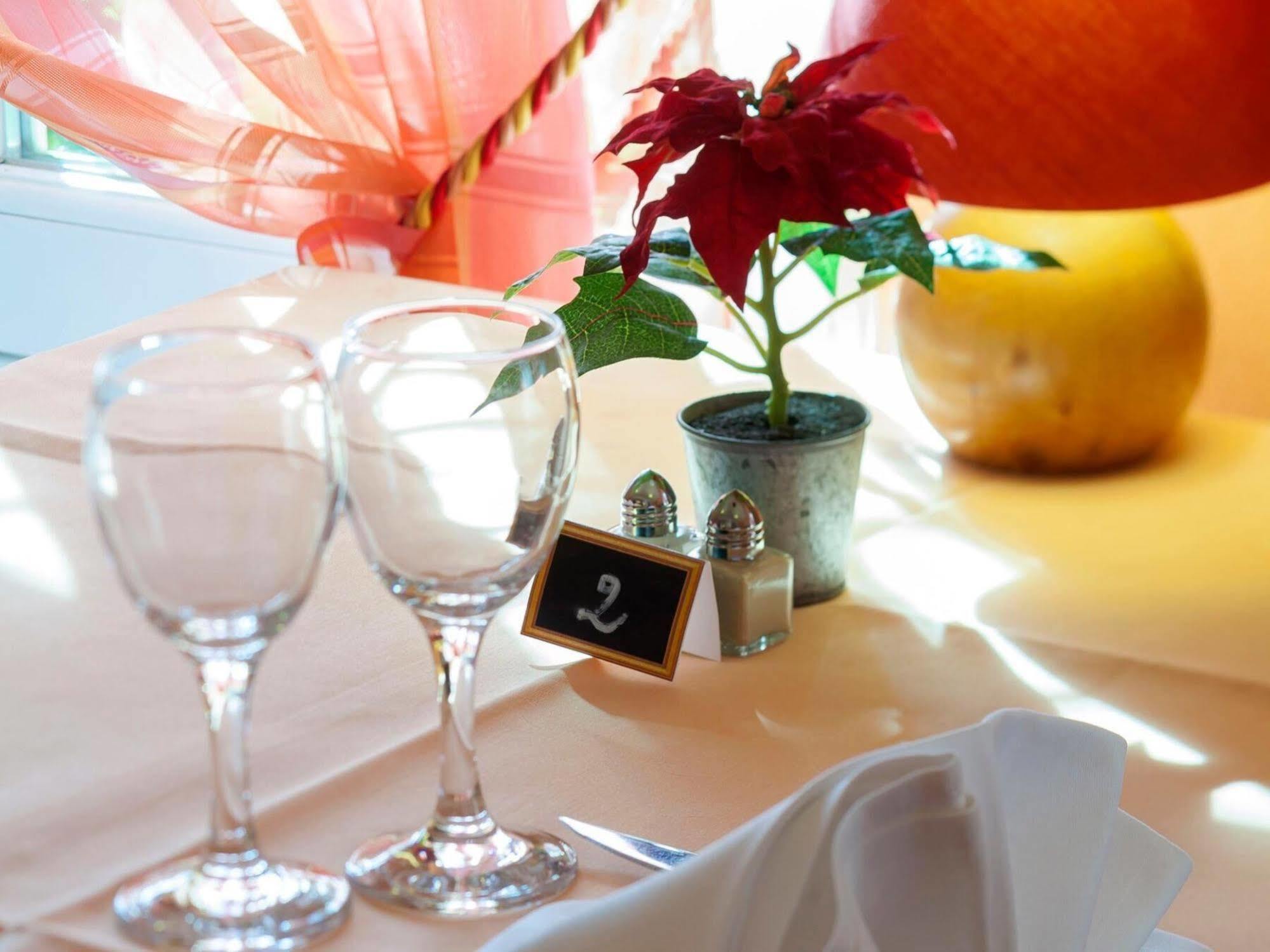 Le Chalet De La Foret Hotel 3 Etoiles Et Restaurant Vierzon Ngoại thất bức ảnh
