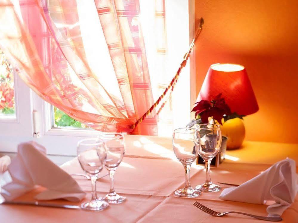 Le Chalet De La Foret Hotel 3 Etoiles Et Restaurant Vierzon Ngoại thất bức ảnh