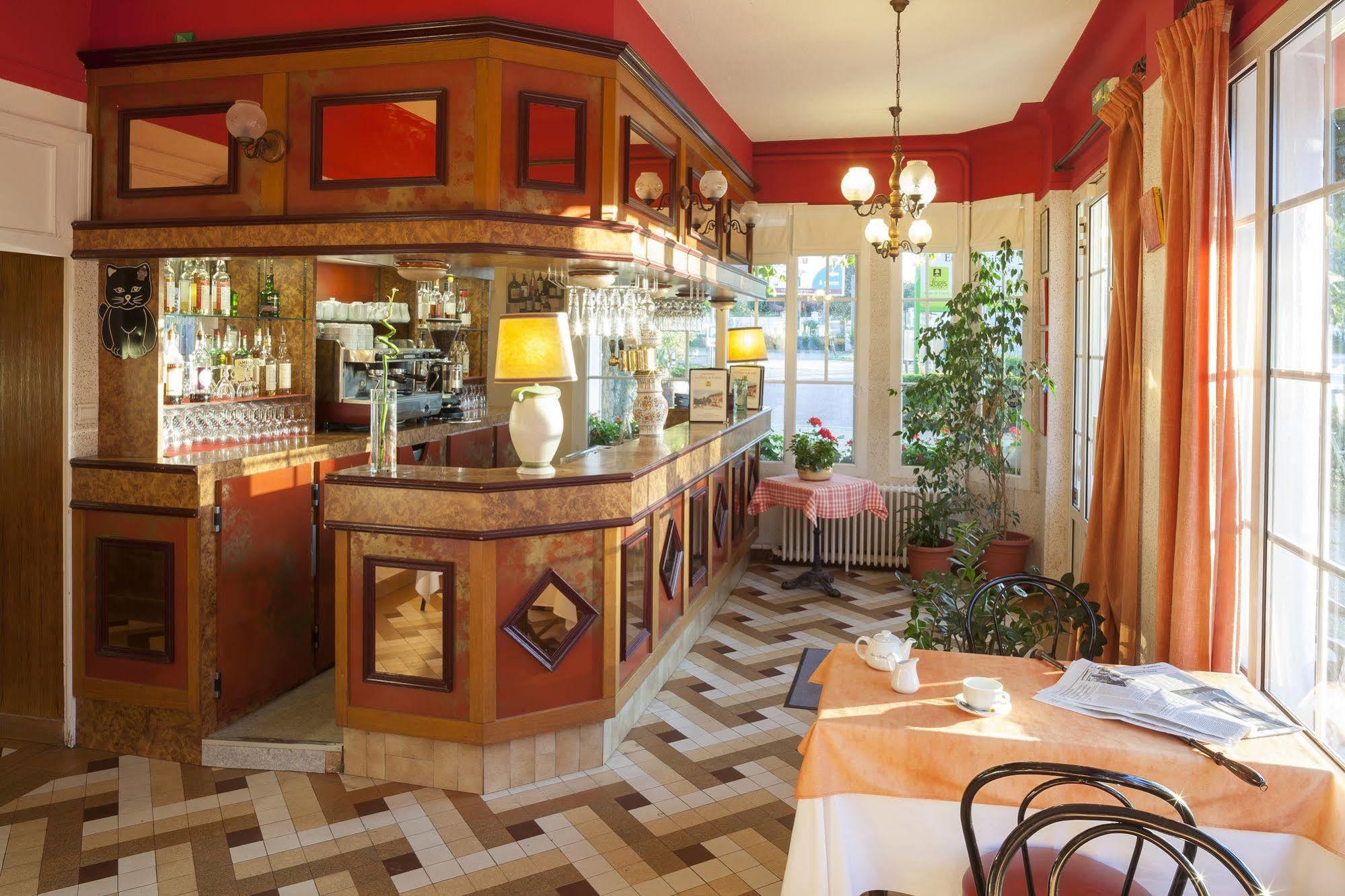 Le Chalet De La Foret Hotel 3 Etoiles Et Restaurant Vierzon Ngoại thất bức ảnh