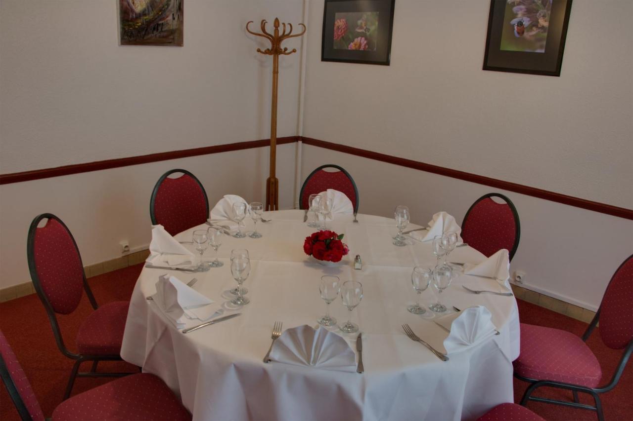 Le Chalet De La Foret Hotel 3 Etoiles Et Restaurant Vierzon Ngoại thất bức ảnh